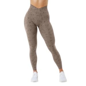 Alphalete Surface Power Pebble Leggings